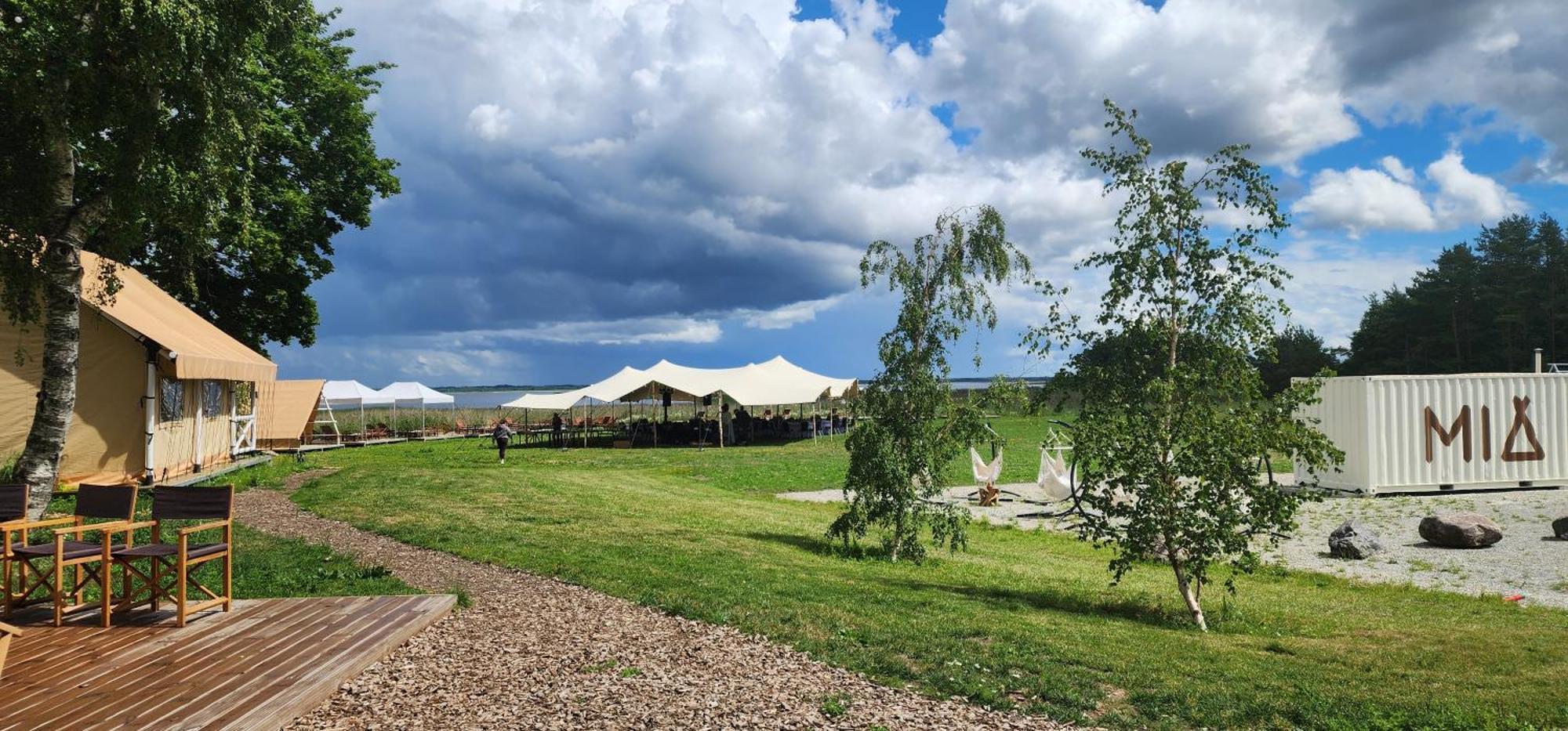 Mia Glamping Hotel Orissaare Exterior photo